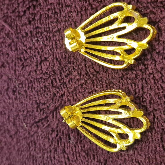 Vintage 80's Avon Elegant Gold Earrings - Picture 3 of 5